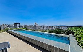 Studios Novíssimos com Piscina no Rooftop e vista para o Allianz Parque